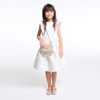 بلوزة بأكمام منفوخة عند الكتف وكشكشة باللون البيج الفاتح للفتيات